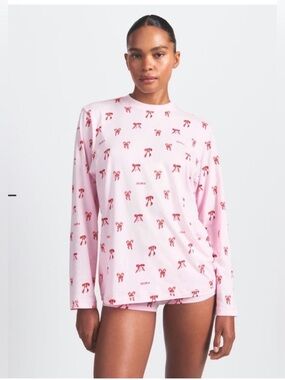 NWT SKIMS BOYFRIEND LONG SLEEVE TOP ONLY Cherry Blossom Holiday Candy Bow Medium